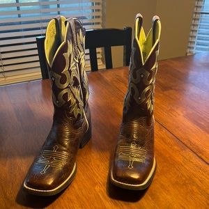 Women’s size 7B Ariat Boots